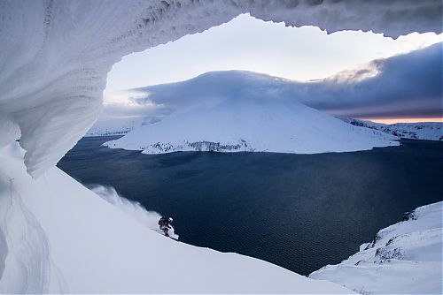     
: TheLostIsland_MatthiasHaunholderSkiing2_byJonasBlum_Onekotan1.jpg
: 609
:	130.1 
ID:	15436